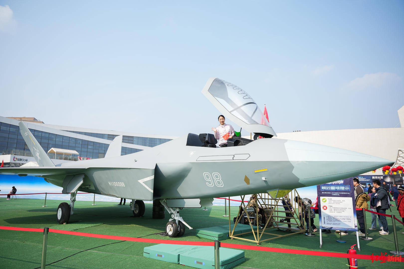 沉浸式國防教育點亮新春！2026成都國際航空航天國防科技展春節(jié)人氣爆棚