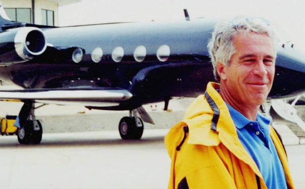 震驚！愛潑斯坦通過倫敦機(jī)場販運(yùn)女性，“這里比巴黎便宜”