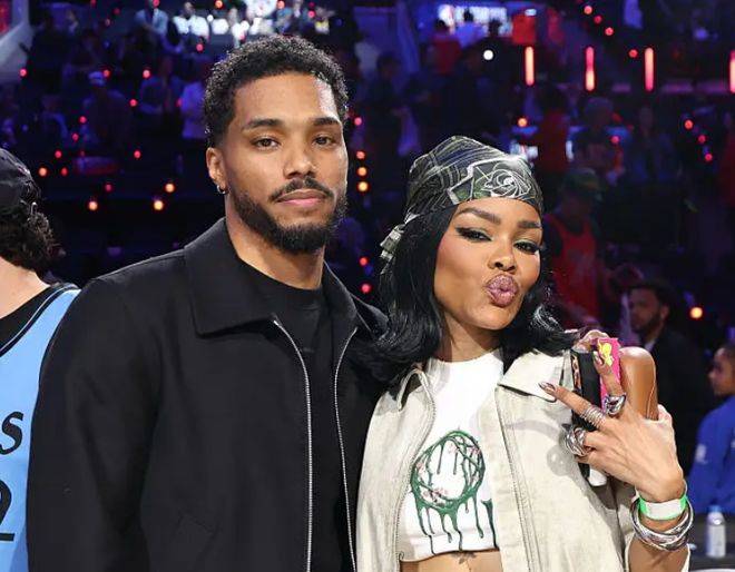 原創(chuàng)女演員緹雅娜觀戰(zhàn)全明星！前夫是香波特 離婚時分走4棟超千萬房產(chǎn)