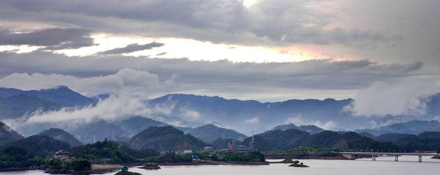 原創(chuàng)移民佬千年古城化作水域，30萬移民散落八方