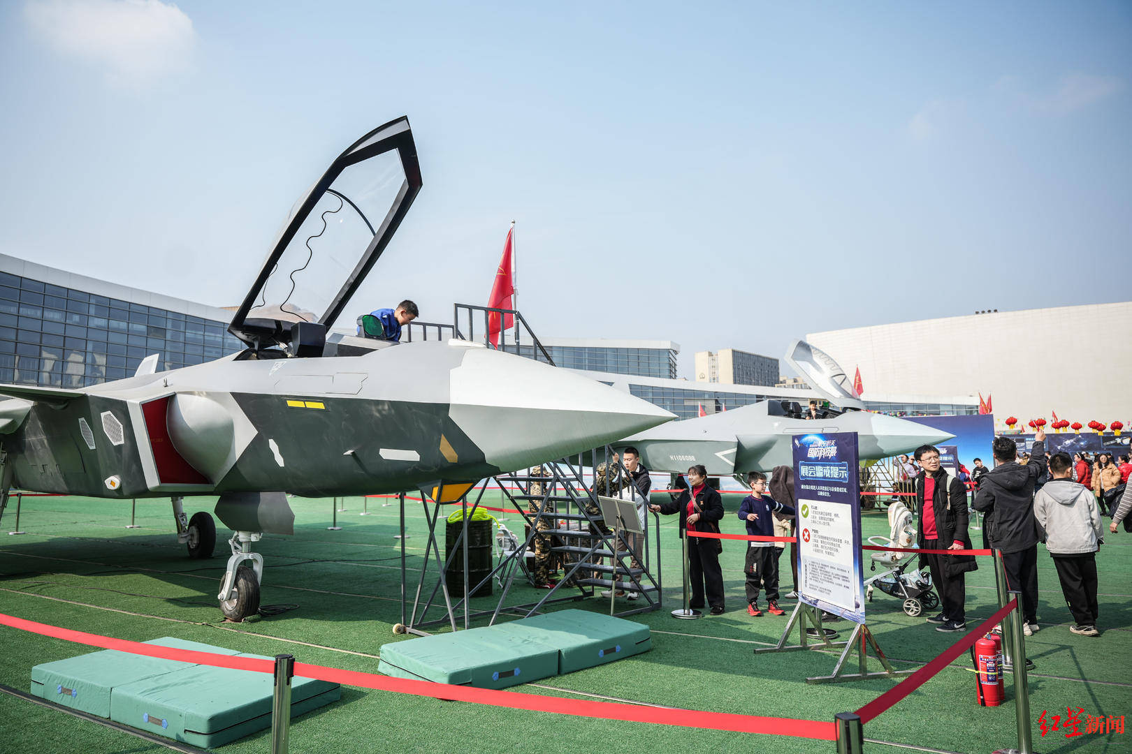 沉浸式國防教育點亮新春！2026成都國際航空航天國防科技展春節(jié)人氣爆棚