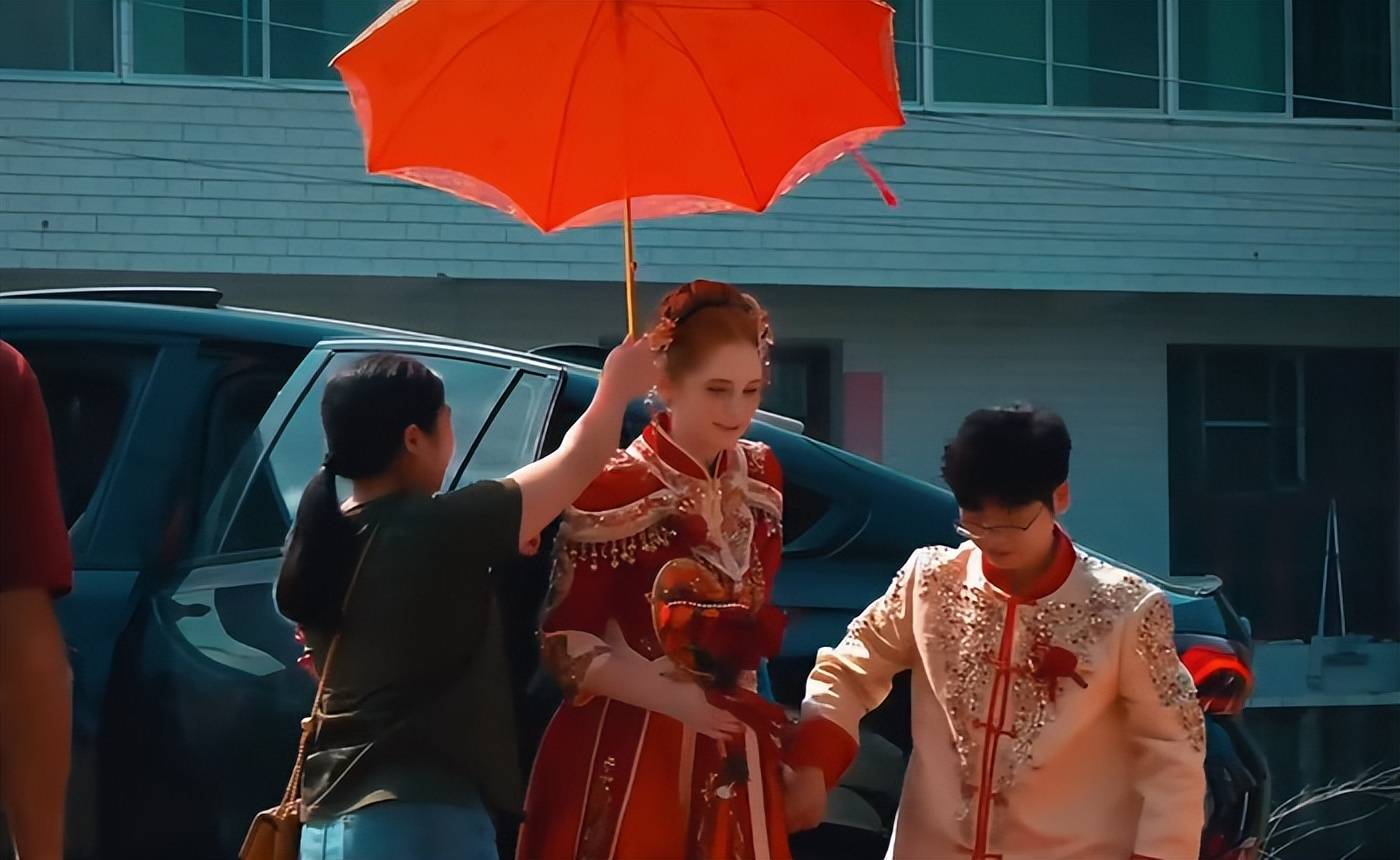 原創(chuàng)不要三金不要彩禮，國(guó)外女性為何開(kāi)始搶嫁中國(guó)男人？