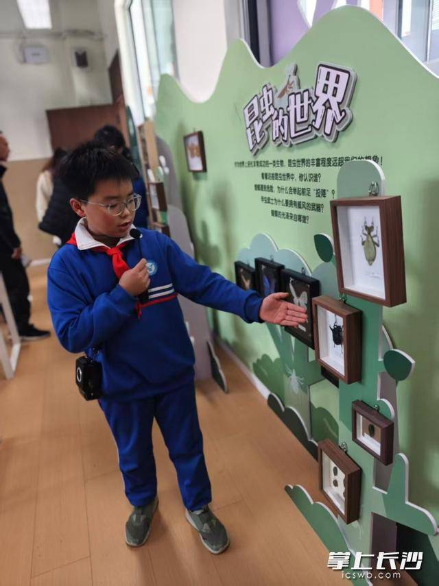 家長變“小學生”！萬境小學體驗式家長會讓教育回歸童心