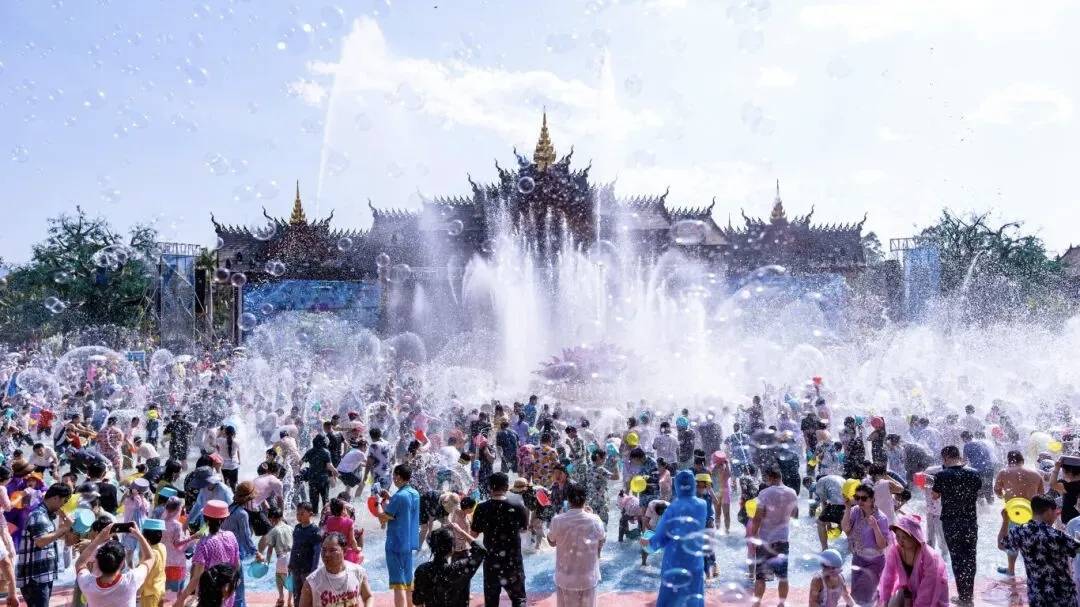 春節(jié)假期，西雙版納依托熱帶風(fēng)情迎來旅游高峰