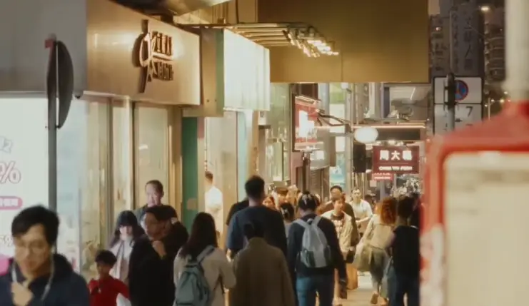 原創(chuàng)不要三金不要彩禮，國外女性為何開始搶嫁中國男人？