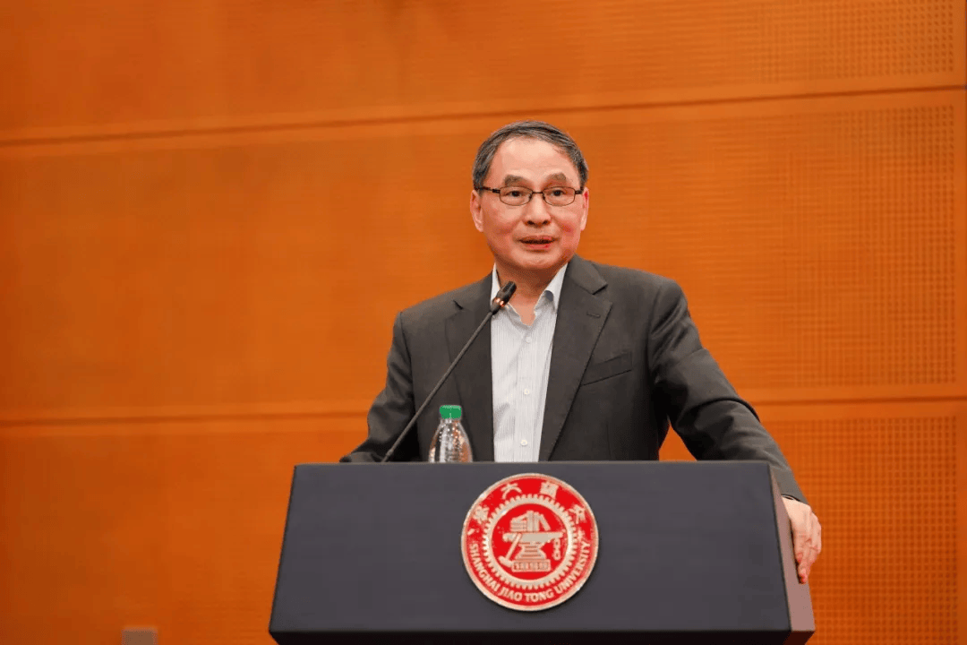 鄭永年：教育系統(tǒng)簡直就是一個“帽子工場”｜鄭永年·教育+