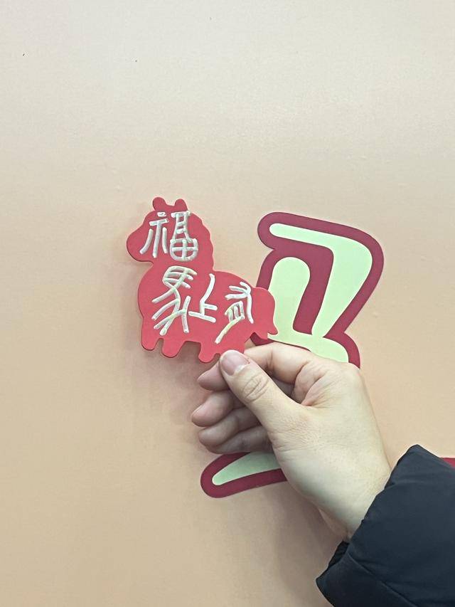 去圖書(shū)館、書(shū)店、廟會(huì)、市集“閱啟新春”，北京年味書(shū)香濃