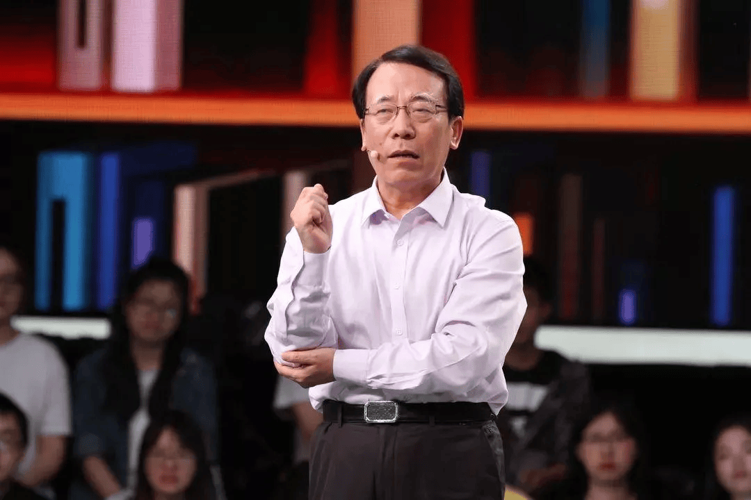 鄔大光：大學(xué)人才培養(yǎng)模式難以撼動，深層原因在哪里？｜鄔大光·教育+