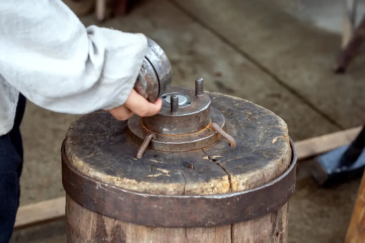 一口鐵鍋兩千年：中國炒菜背后的硬核科技史