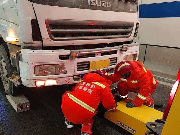 錯峰清掃、快速響應(yīng) 北京高速養(yǎng)護方貼心守護群眾出行路