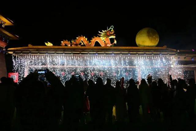 “民俗+科技”王炸組合，新鄉(xiāng)八里溝免費送票，邀你日夜連嗨鬧新春 | 春節(jié)象哪兒玩