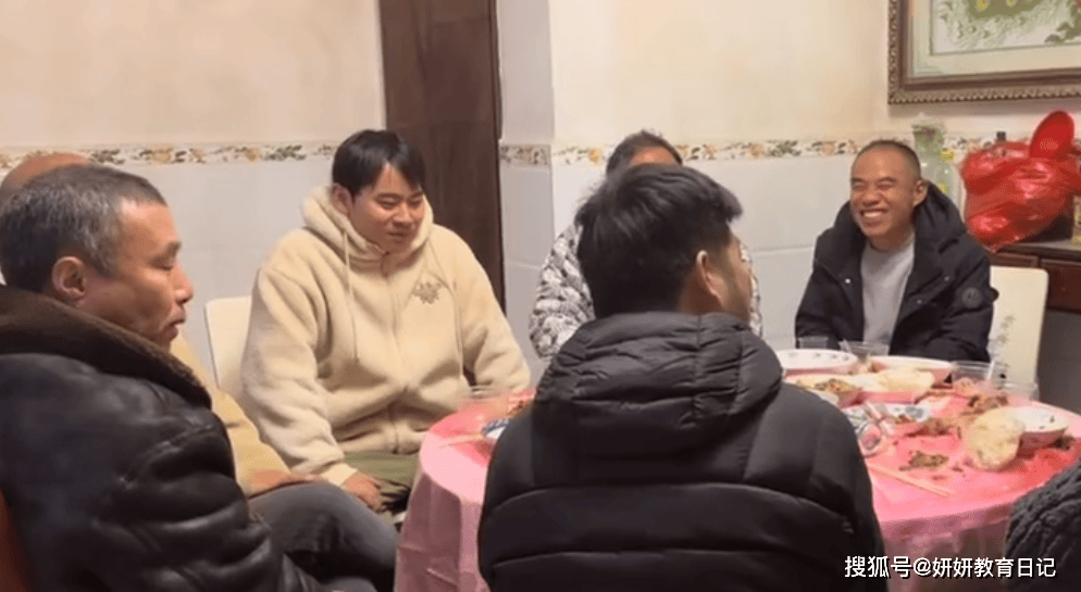 原創(chuàng)“過年回村才知道啥叫學歷尊重”，研究生親身經(jīng)歷，說明問題