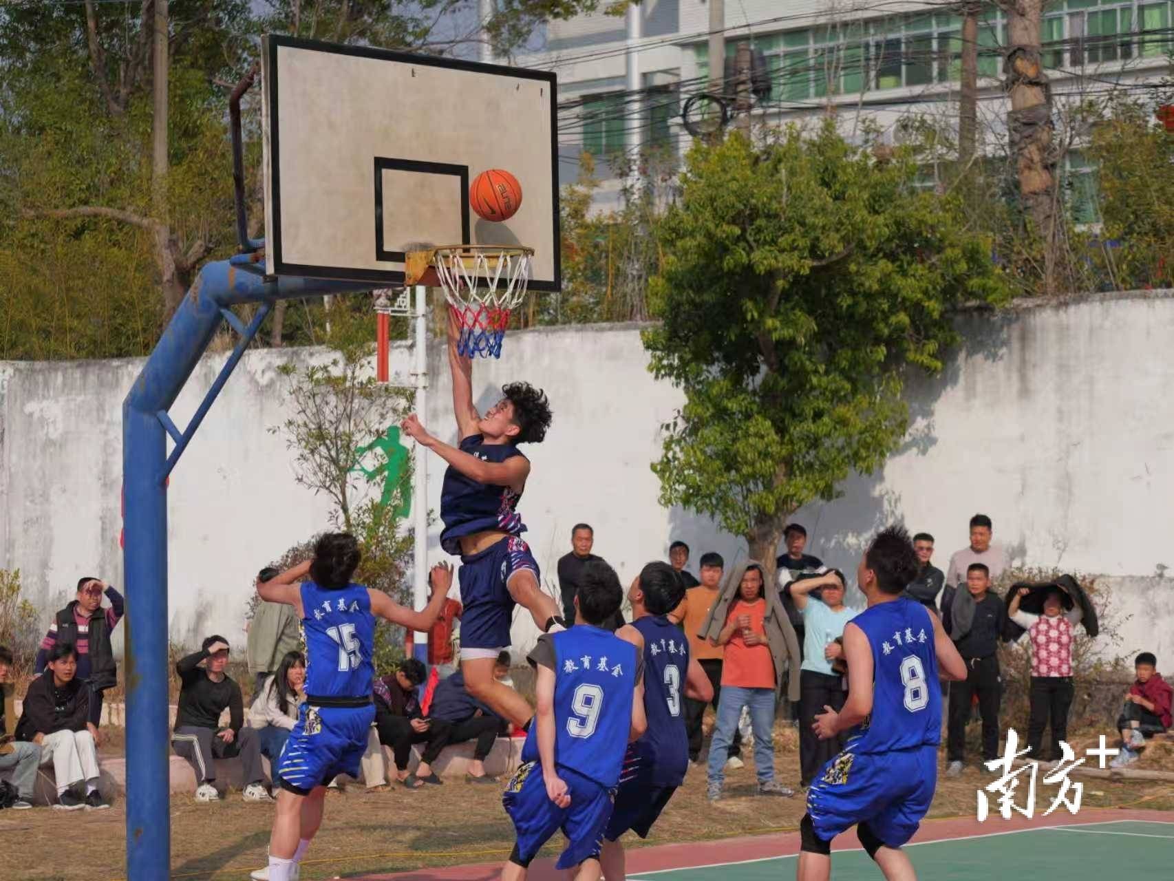 以球聚心促發(fā)展！興寧市羅浮鎮(zhèn)“教育基金杯”新春籃球賽圓滿落幕