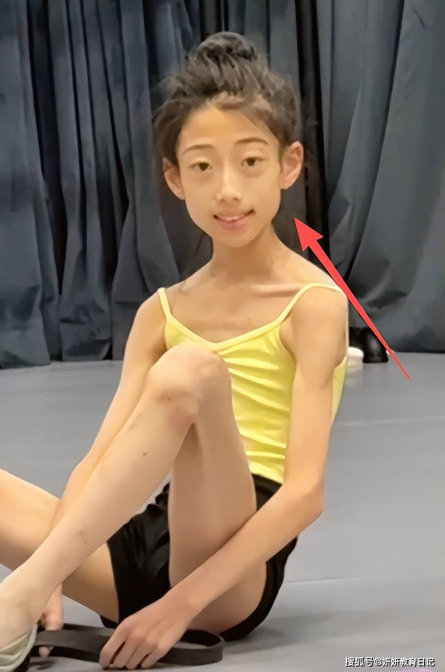 原創(chuàng)“家長(zhǎng)好狠心，閨女都脫相了”，舞蹈生骨瘦如柴，網(wǎng)友：意義何在