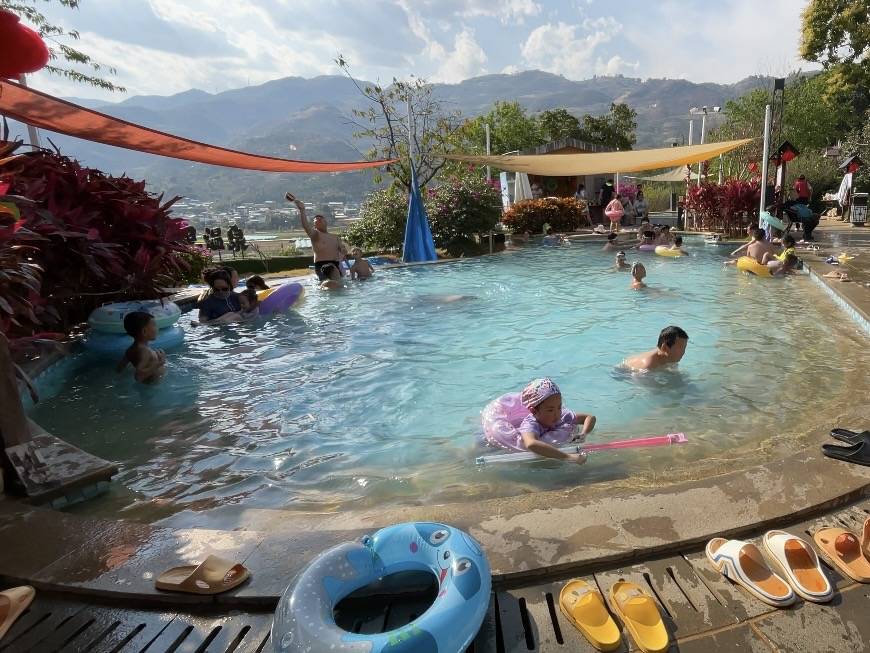 保山昌寧：馬年新春暖泉迎客，溫泉旅游熱力十足