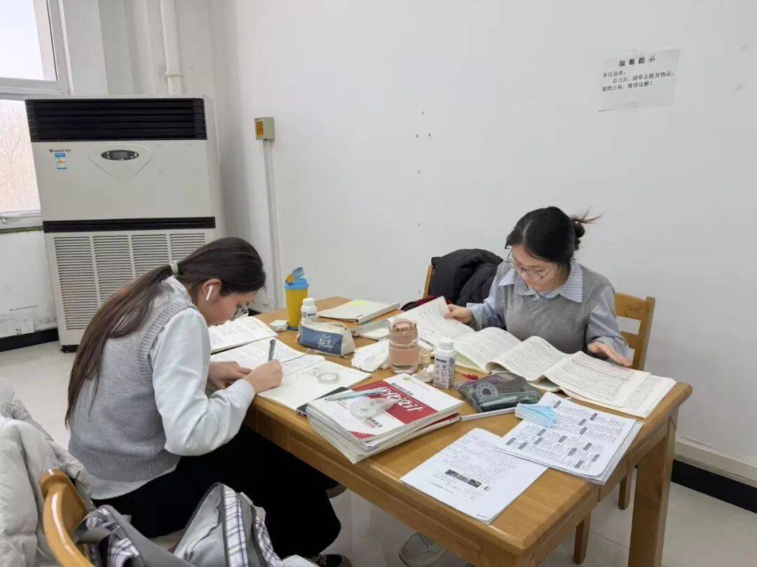 大年初五書香濃 靈武市圖書館成為學(xué)生“充電”好去處