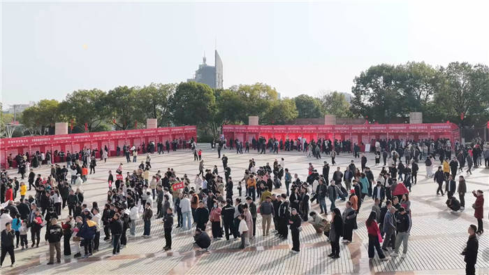 安徽南陵：新春招聘會助力家門口就業(yè)“一步到位”