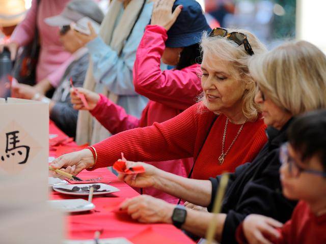美國(guó)亨廷頓圖書館慶祝中國(guó)春節(jié)