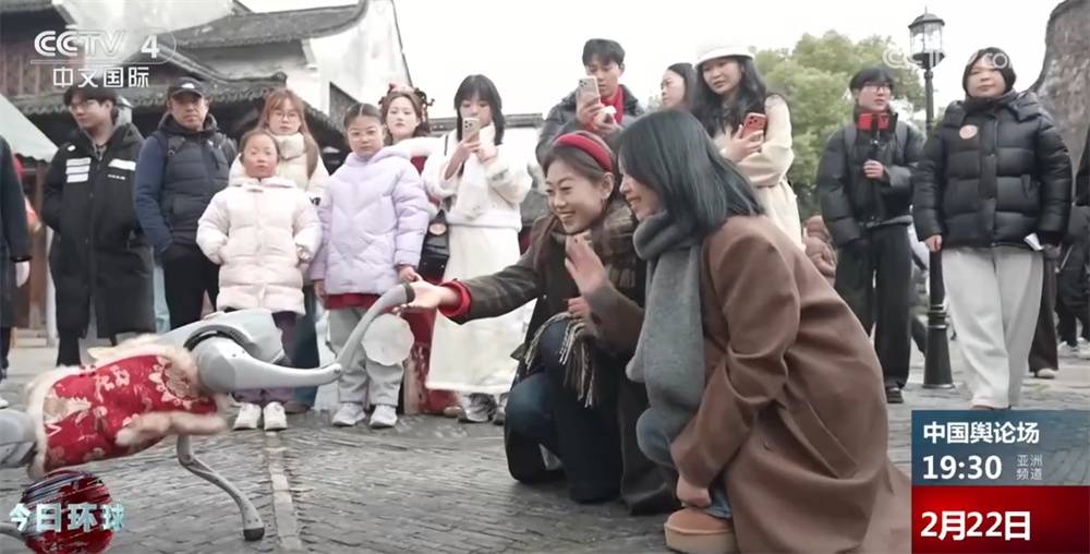 “傳統(tǒng)年味+科技暖意”碰撞促消費(fèi)動(dòng)能足 “硬核”科技帶來別樣節(jié)日溫度