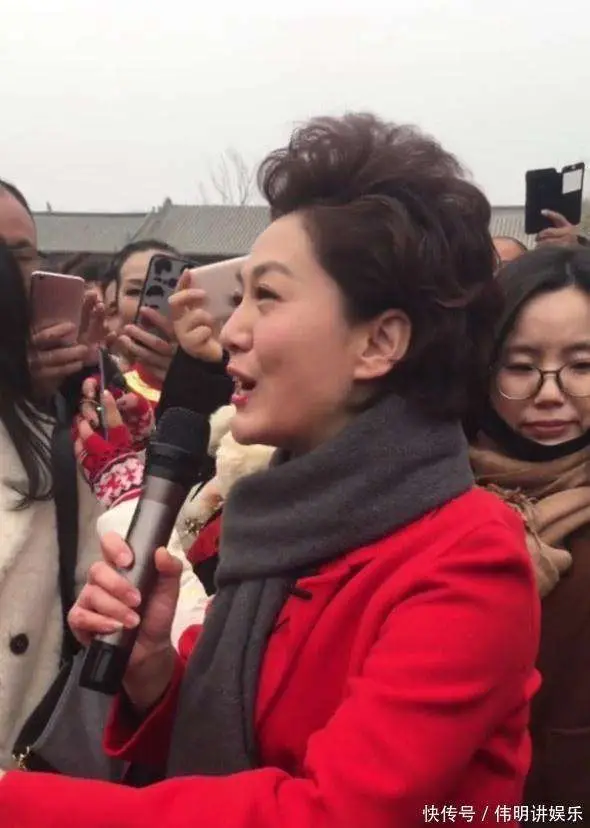 原創(chuàng)前央視主播海霞以河南大學(xué)學(xué)術(shù)副校長身份發(fā)言