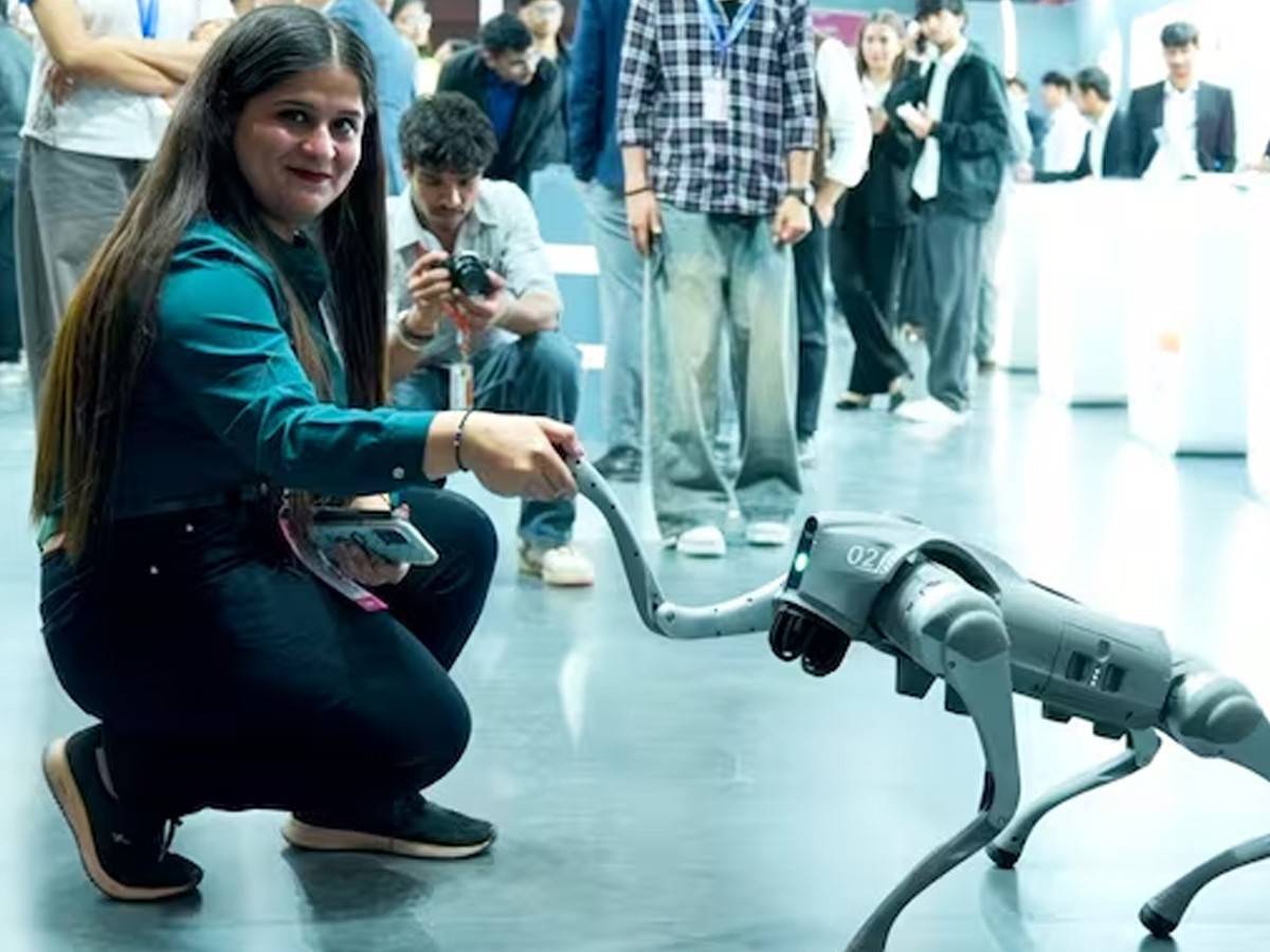 原創(chuàng)印度AI峰會上造假實錘，大學(xué)買中國機(jī)器狗冒充自研，部長急刪帖