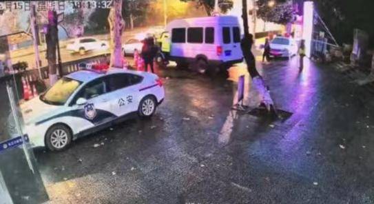 緊急救援、快速破案、周到服務(wù)！武漢民警守護(hù)春節(jié)歡樂祥和