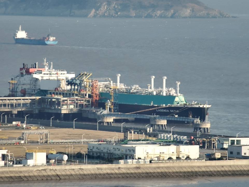 新春走基層｜一場(chǎng)跨越國(guó)境的物流接力