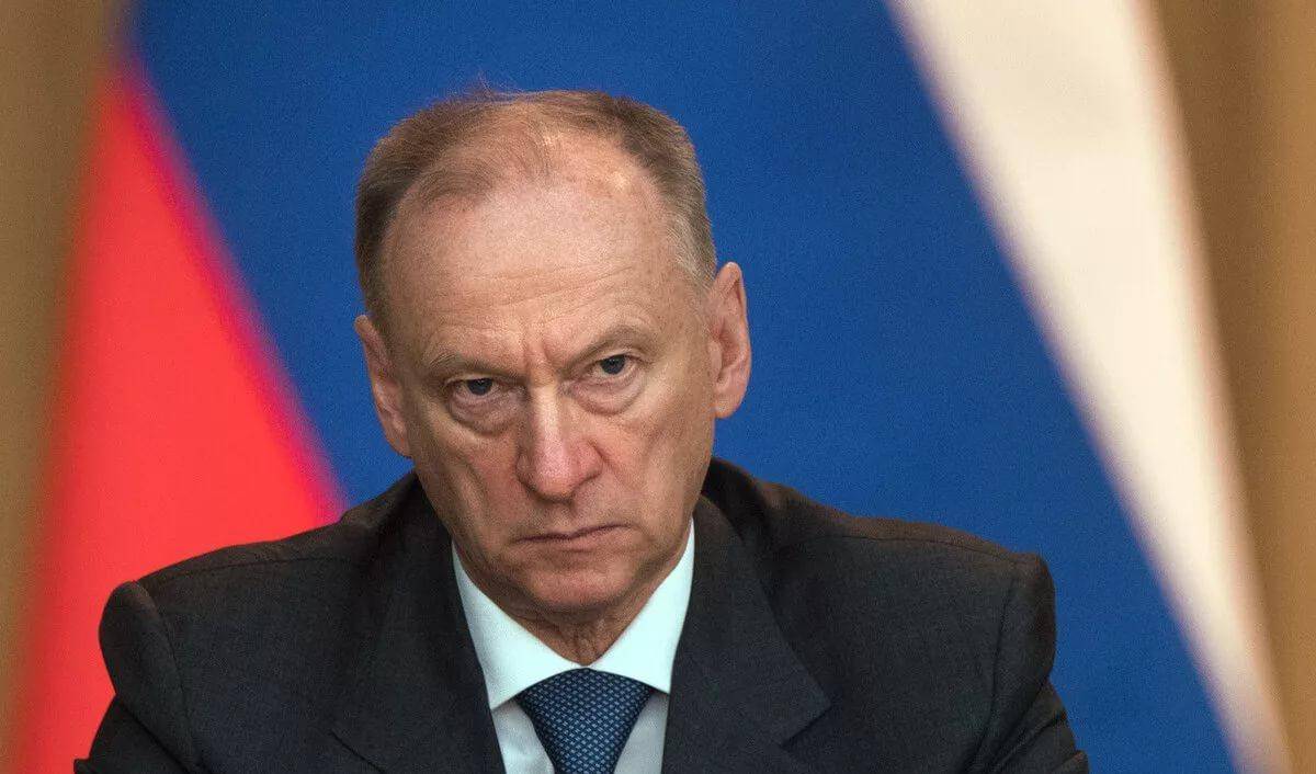 原創(chuàng)美女槍手掃射小學，俄高官稱不再挽救，美國分裂如何更快？