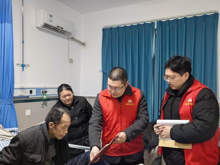 春節(jié)返鄉(xiāng)補(bǔ)辦房產(chǎn)證的多了 便民服務(wù)讓“紅本本”速達(dá)