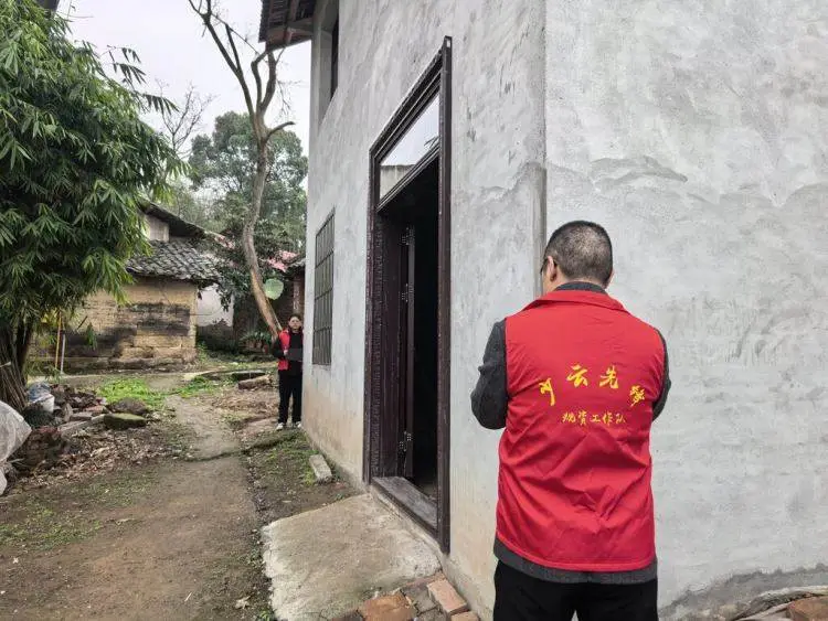 春節(jié)返鄉(xiāng)補(bǔ)辦房產(chǎn)證的多了 便民服務(wù)讓“紅本本”速達(dá)