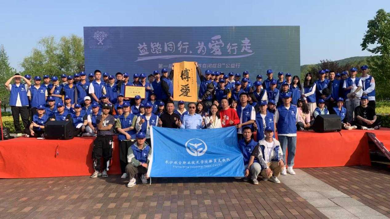 扎根人民 書(shū)法“五進(jìn)”——曾昭才先生的藝術(shù)堅(jiān)守與人民情懷