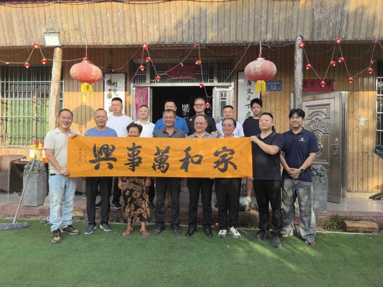 扎根人民 書(shū)法“五進(jìn)”——曾昭才先生的藝術(shù)堅(jiān)守與人民情懷