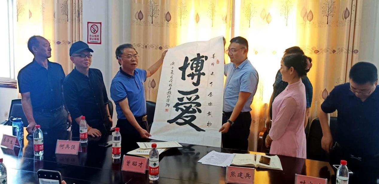 扎根人民 書(shū)法“五進(jìn)”——曾昭才先生的藝術(shù)堅(jiān)守與人民情懷