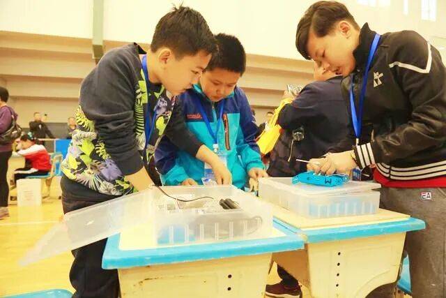 劉偉：警惕創(chuàng)新口號下的教育空心化—— 中小學(xué)雙基教育與創(chuàng)新教育協(xié)同發(fā)展的理性思考