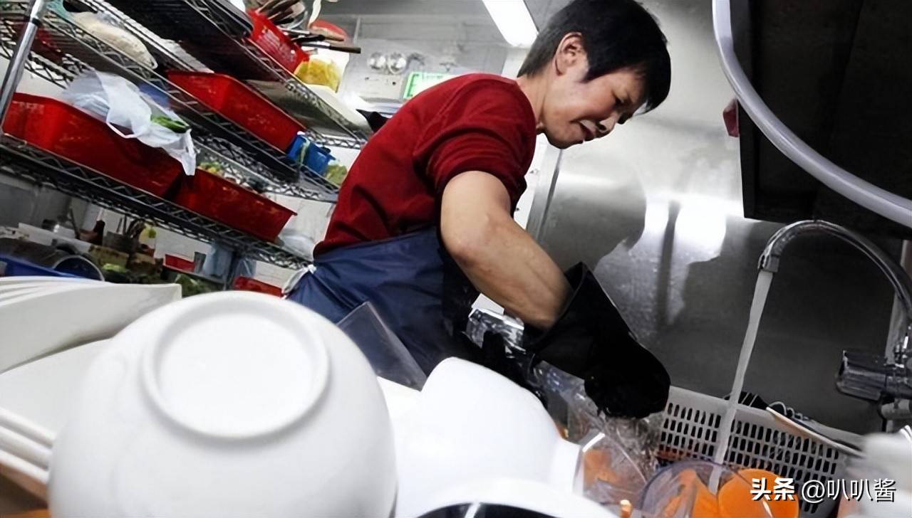 原創(chuàng)為奔赴臆想的美國天堂，不惜變賣房產(chǎn)的丁建強(qiáng)，如今還好嗎？