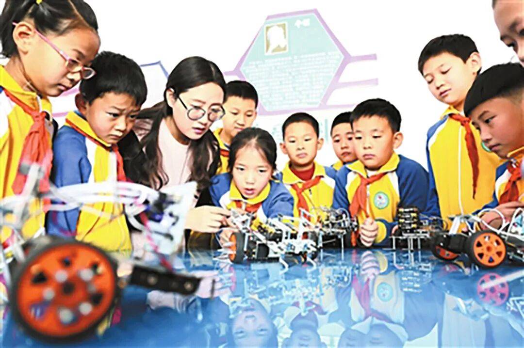 劉偉：警惕創(chuàng)新口號下的教育空心化—— 中小學(xué)雙基教育與創(chuàng)新教育協(xié)同發(fā)展的理性思考