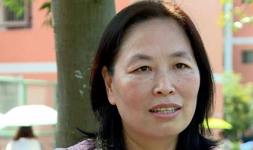 原創(chuàng)2019年，49歲宿管阿姨陪兒子考研，兒子上岸復(fù)旦，自己考進(jìn)了211