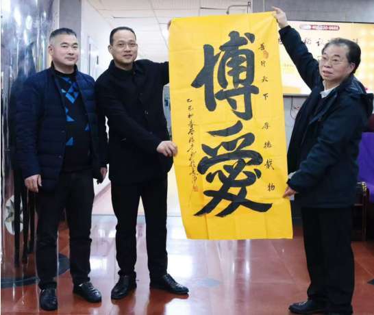 扎根人民 書(shū)法“五進(jìn)”——曾昭才先生的藝術(shù)堅(jiān)守與人民情懷