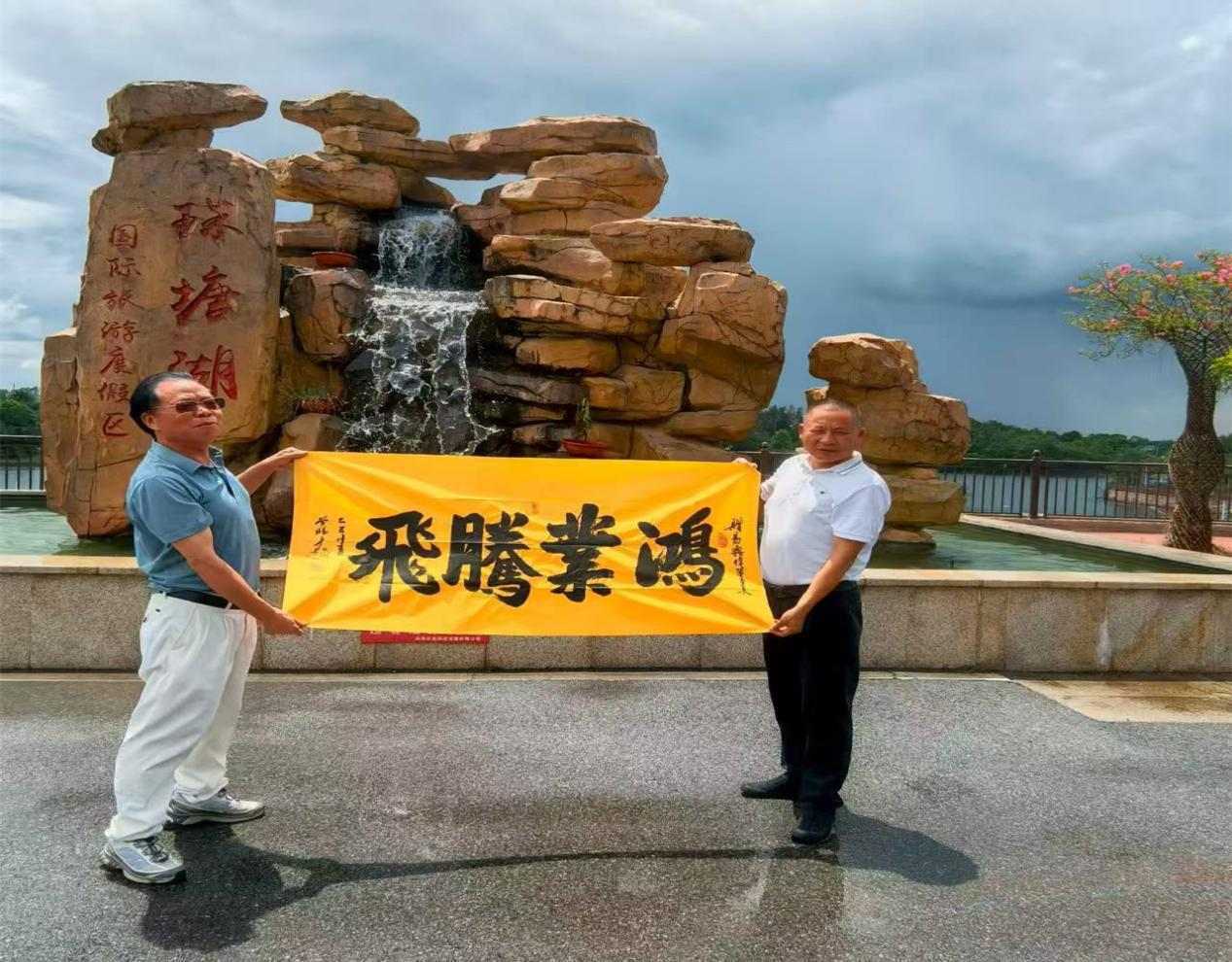 扎根人民 書(shū)法“五進(jìn)”——曾昭才先生的藝術(shù)堅(jiān)守與人民情懷