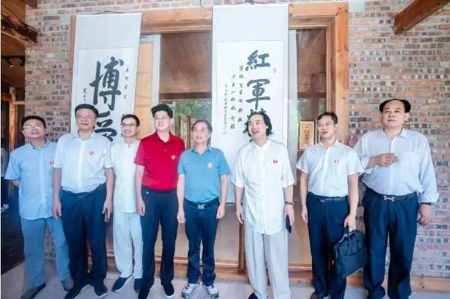 扎根人民 書(shū)法“五進(jìn)”——曾昭才先生的藝術(shù)堅(jiān)守與人民情懷