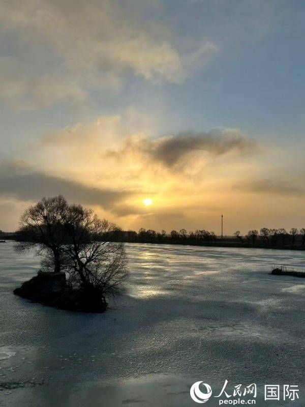 三代同堂 內(nèi)蒙古旅游過大年