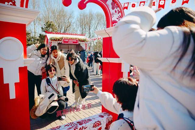 莫斯科與北京首次雙城聯(lián)動共迎春天，逾50萬人在京感受莫斯科文化與美食