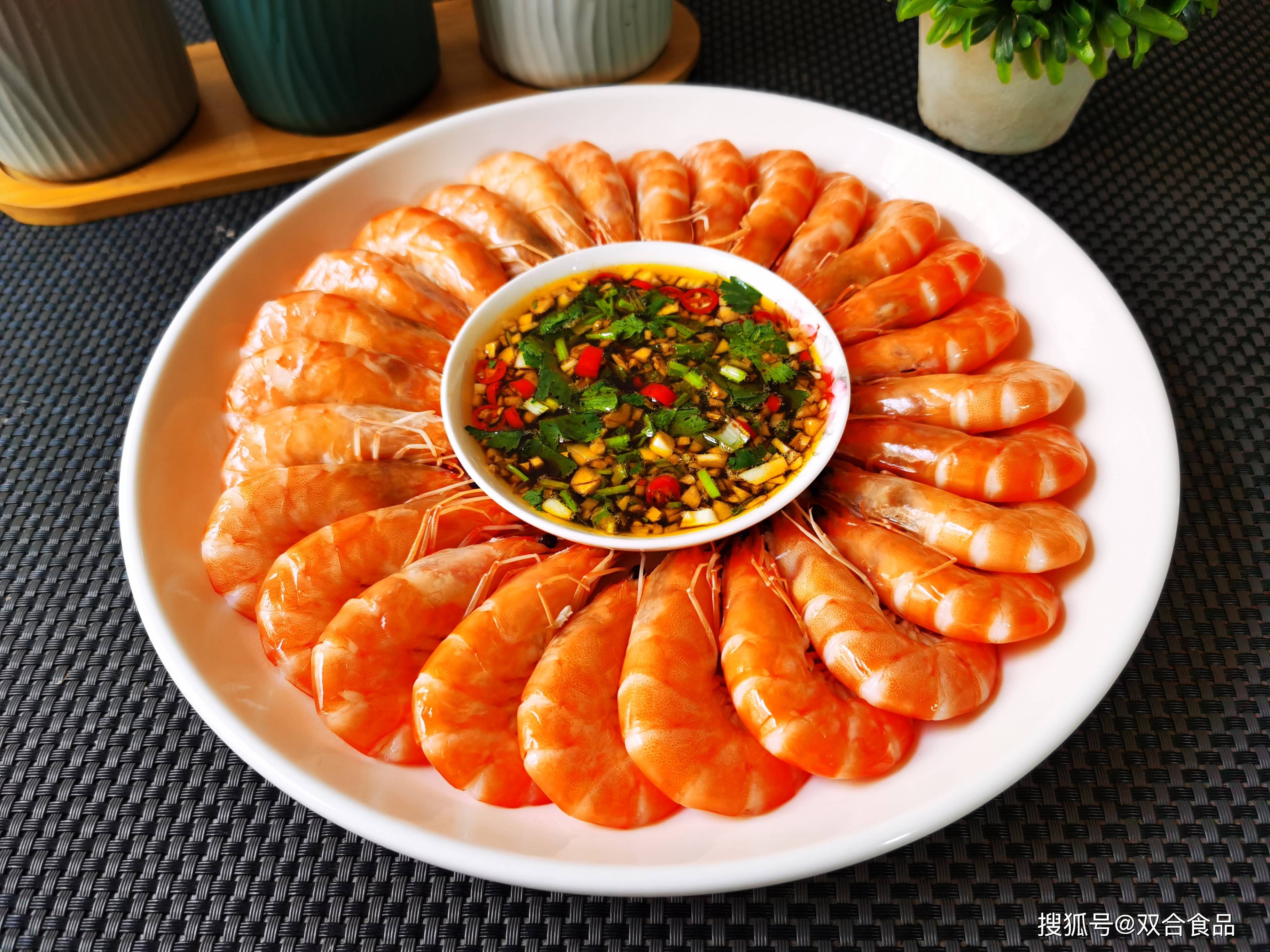 廣西在美食領(lǐng)域堪稱散裝省份，東南西北風(fēng)味各不相同，各類特色美食應(yīng)有盡有