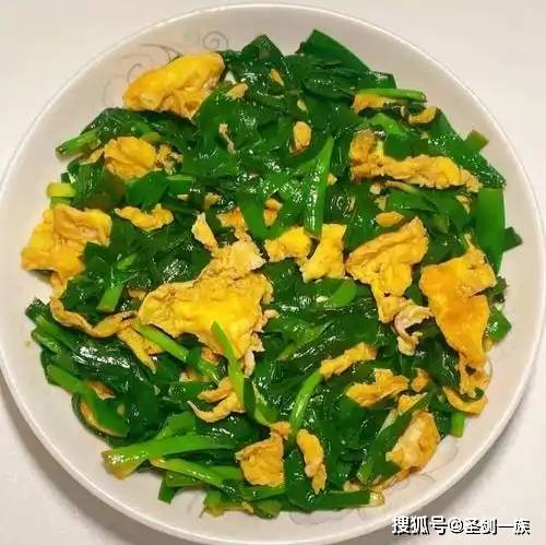 女性不想皺紋爬滿臉，常吃8種食物，去皺美容，肌膚紅潤有光澤