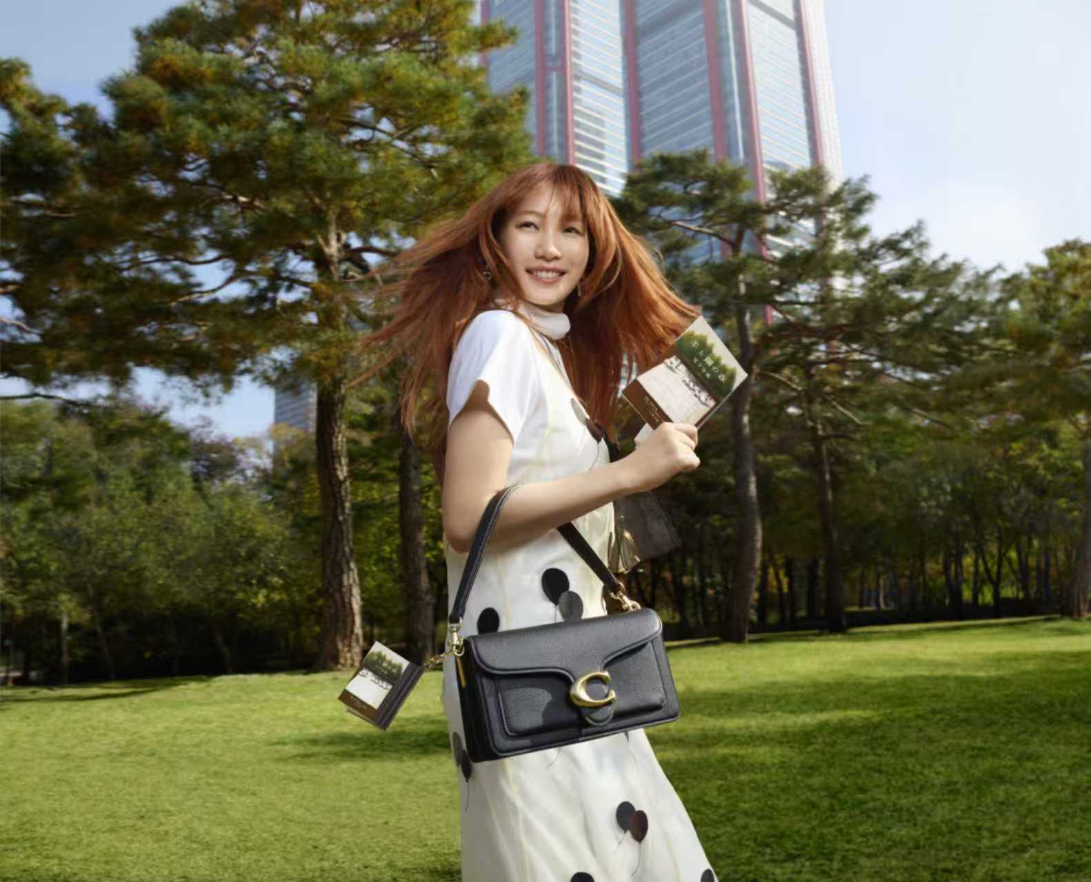 潮訊 | 理查米爾助力女性船隊(duì)完成環(huán)球壯舉，速度滑冰冠軍寧忠?guī)r參觀歐米茄展館，COACH發(fā)布“書(shū)寫(xiě)真我故事”廣告大片