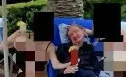 “霍金與比基尼女性同游照”現(xiàn)愛潑斯坦檔案 ，曾被“辟謠”稱系偽造