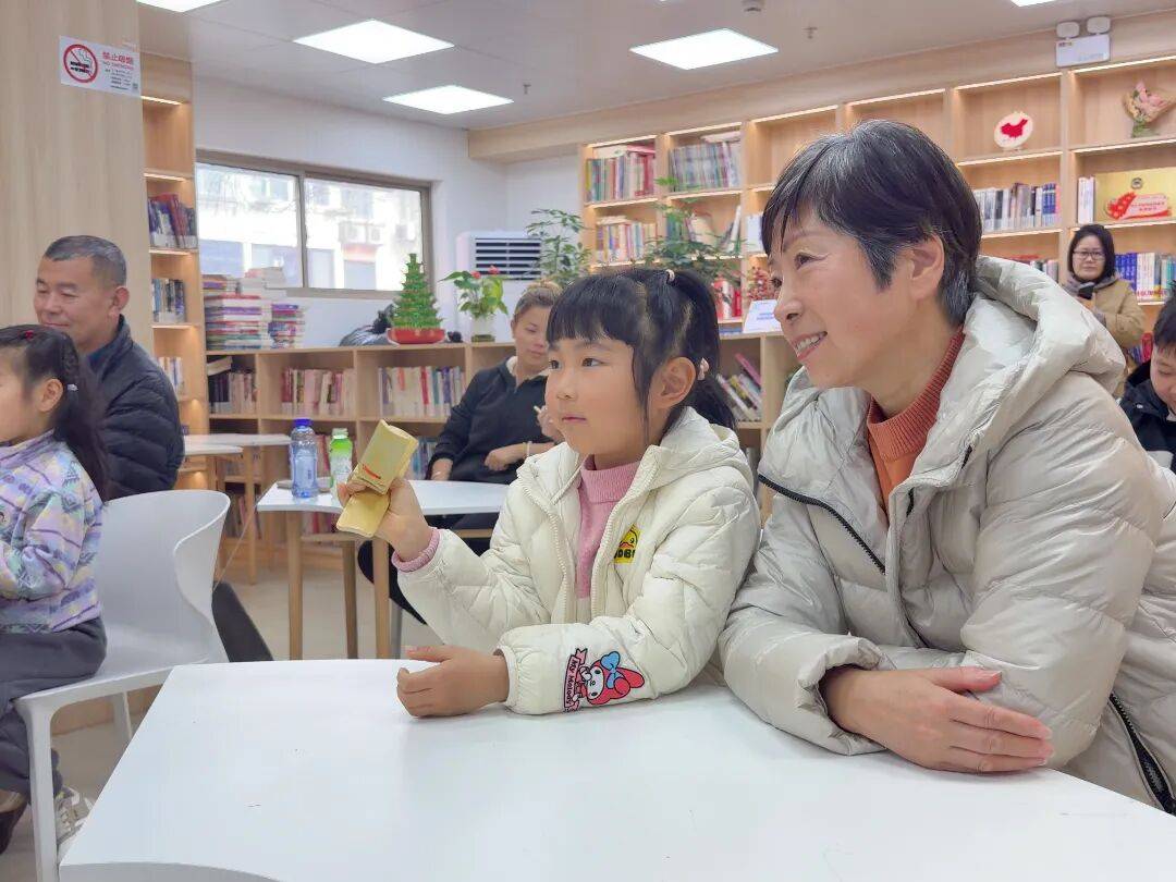 嗒嗒嗒，嗒嗒嗒！這個(gè)圖書(shū)館為何傳出了快板聲？