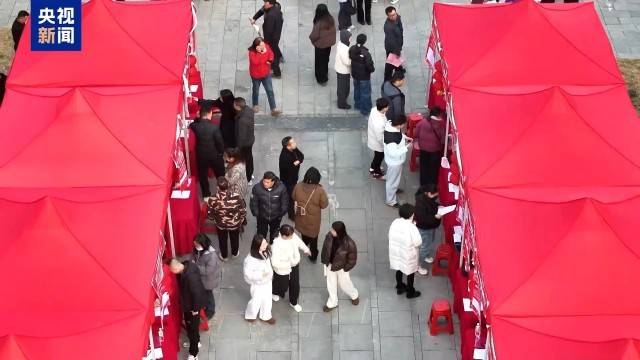 “直播帶崗”+現(xiàn)場招聘 多地招聘活動火熱