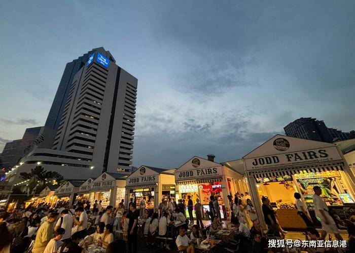 泰國(guó)旅游局歡迎 Travelbag 專題報(bào)道 泰國(guó)夜市獲評(píng)全球頂級(jí)夜間文旅目的地