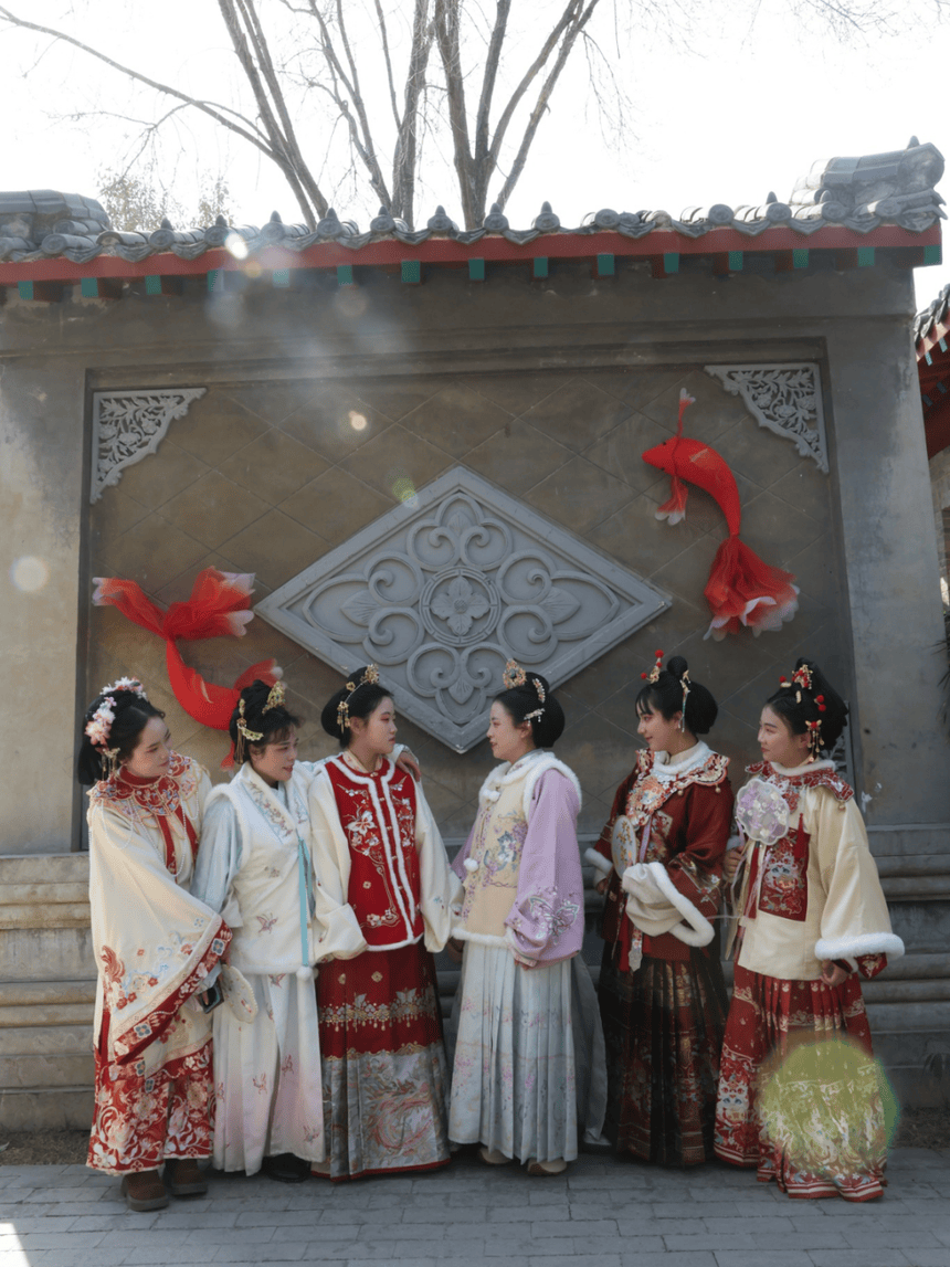 非遺花燈?膠香迎春——東阿中醫(yī)藥文化旅游區(qū)春節(jié)活動(dòng)引爆熱潮